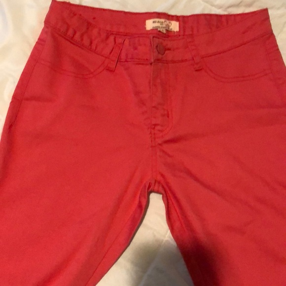 Red Jeans NYC - Picture 3 of 6